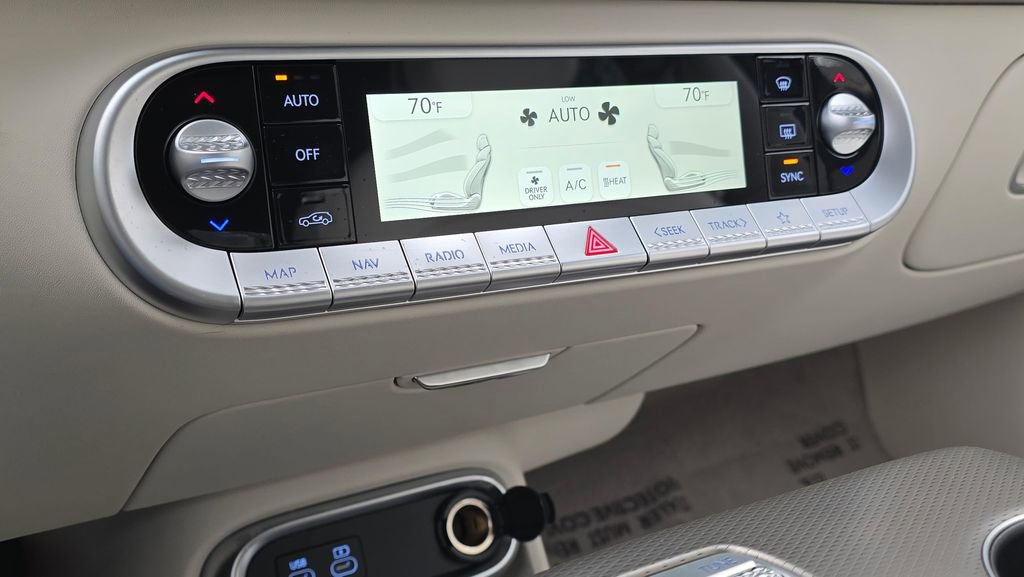 Used 2025 Genesis GV60 Performance image 32