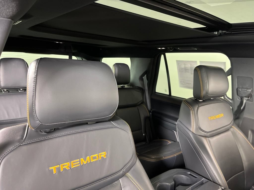 Used 2025 Ford Expedition Tremor AWD/4WD image 7
