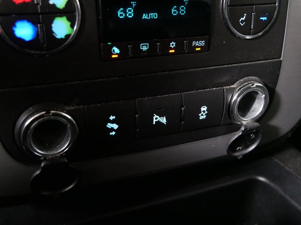 Used 2013 GMC Yukon SLT w/ SLT-2 Equipment Package AWD/4WD image 26