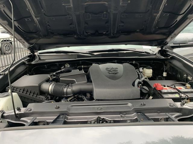 Certified 2022 Toyota Tacoma SR5 w/ Technology Package AWD/4WD image 16