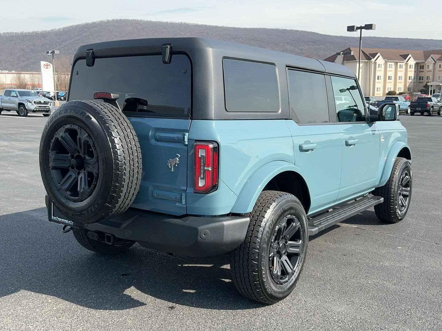 Used 2022 Ford Bronco Outer Banks image 7