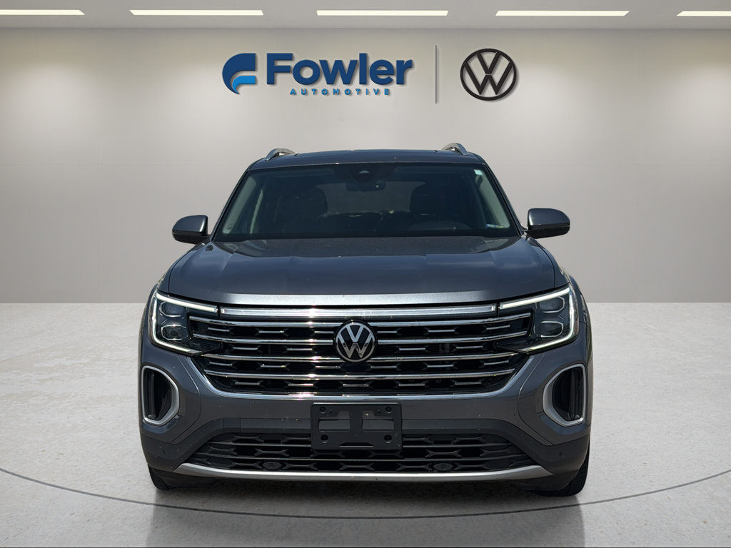 Used 2024 Volkswagen Atlas SEL AWD/4WD image 2