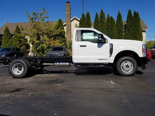 New 2026 Ford F350 XL image 2