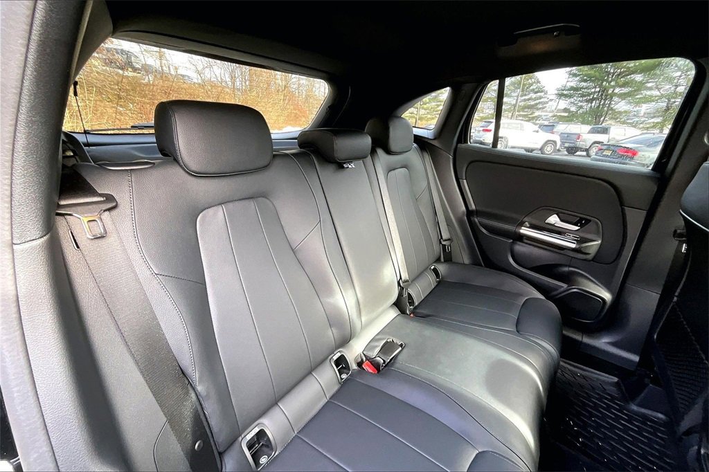 Used 2022 Mercedes-Benz GLA 250 4MATIC image 29