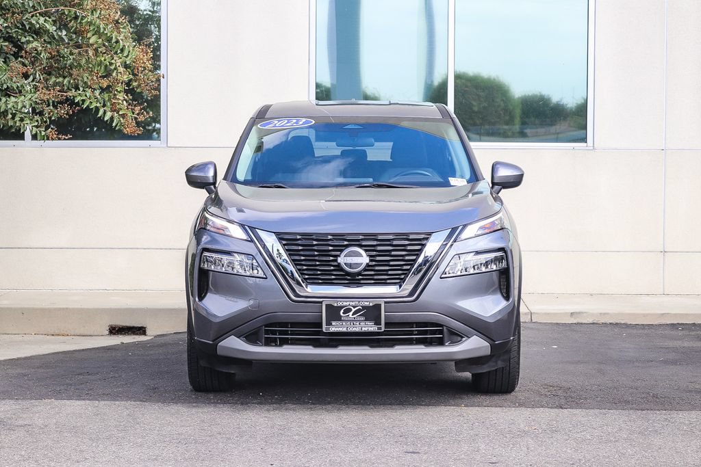 Used 2023 Nissan Rogue SV FWD image 2