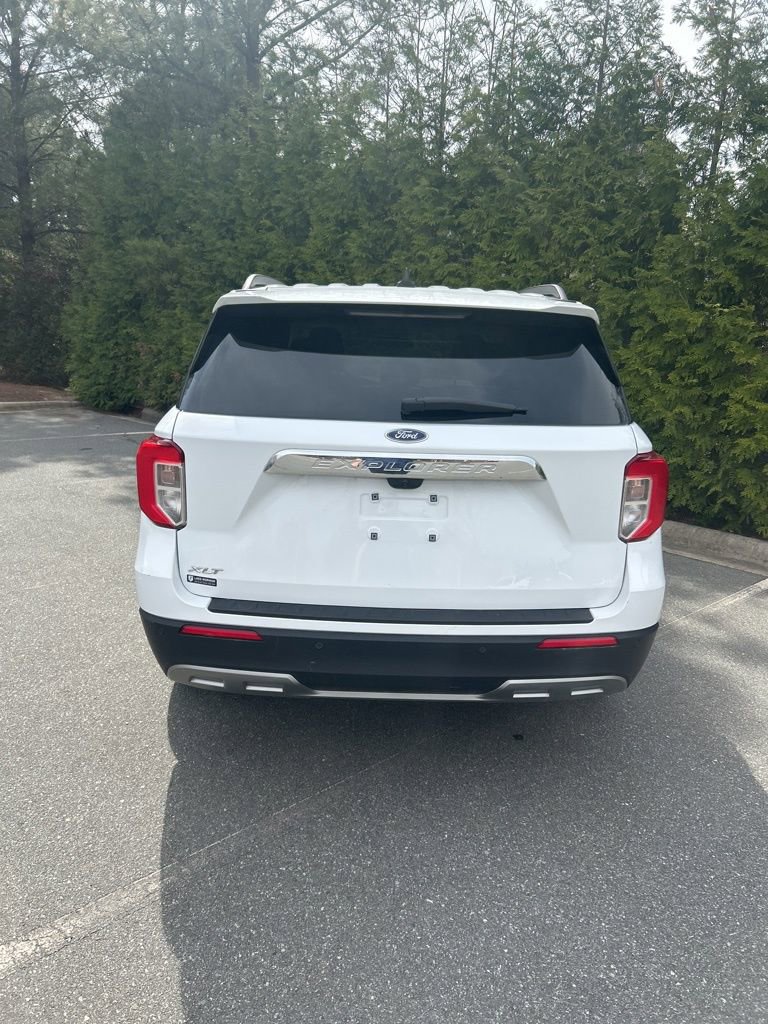 Used 2024 Ford Explorer XLT w/ Equipment Group 202A image 24