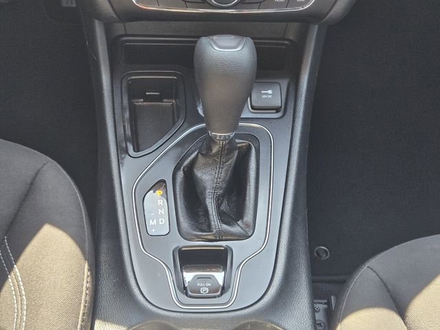 Used 2019 Jeep Cherokee Latitude w/ Popular Appearance Group FWD image 20