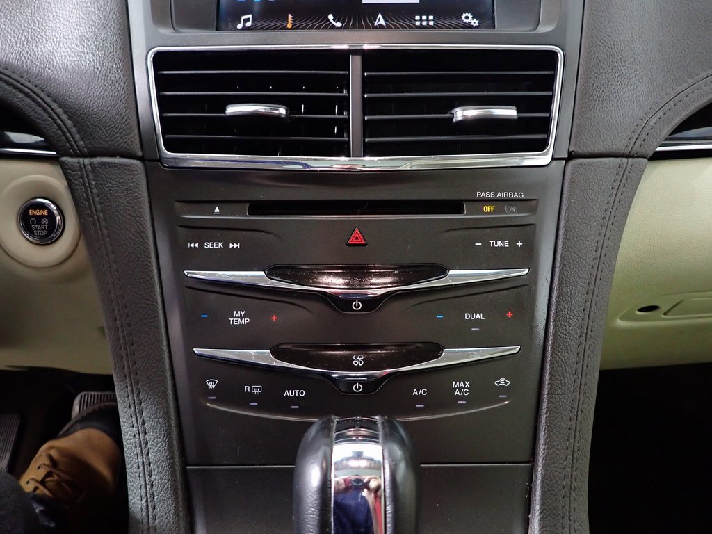 Used 2019 Lincoln MKT AWD image 24