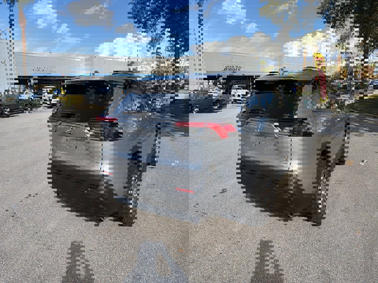 Used 2022 Toyota RAV4 XLE image 5