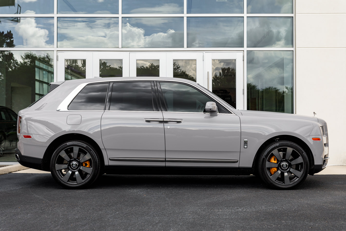 Certified 2024 Rolls-Royce Cullinan w/ Interior Detailing Package AWD/4WD image 20