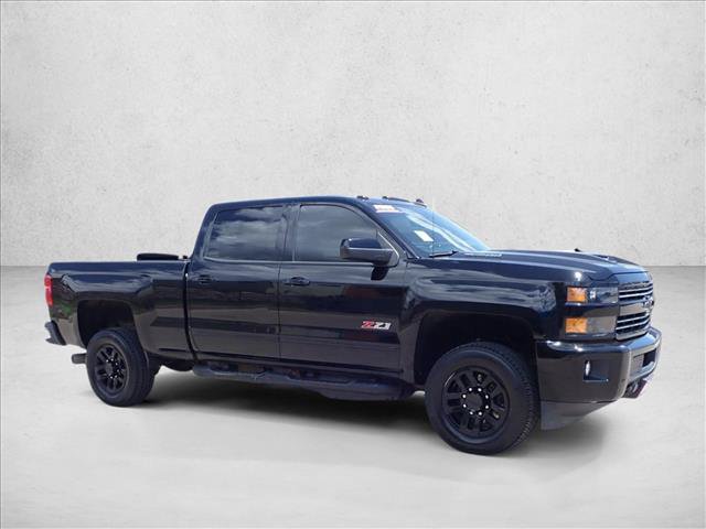 Used 2019 Chevrolet Silverado 2500 LT w/ Midnight Edition AWD/4WD image 6