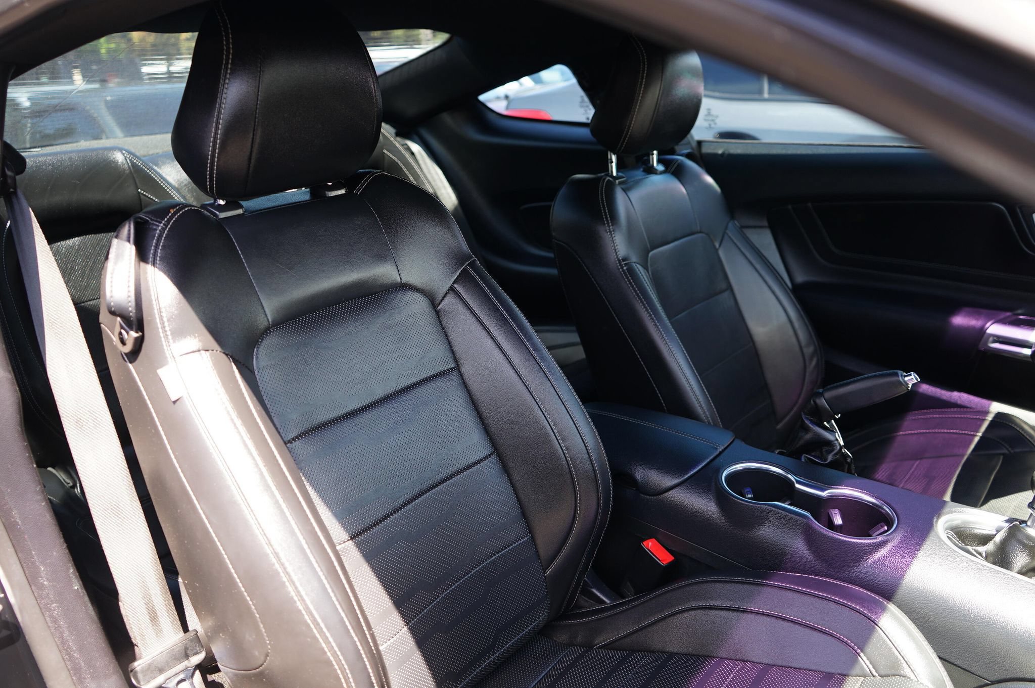 Used 2018 Ford Mustang GT Premium w/ GT Performance Package RWD image 15