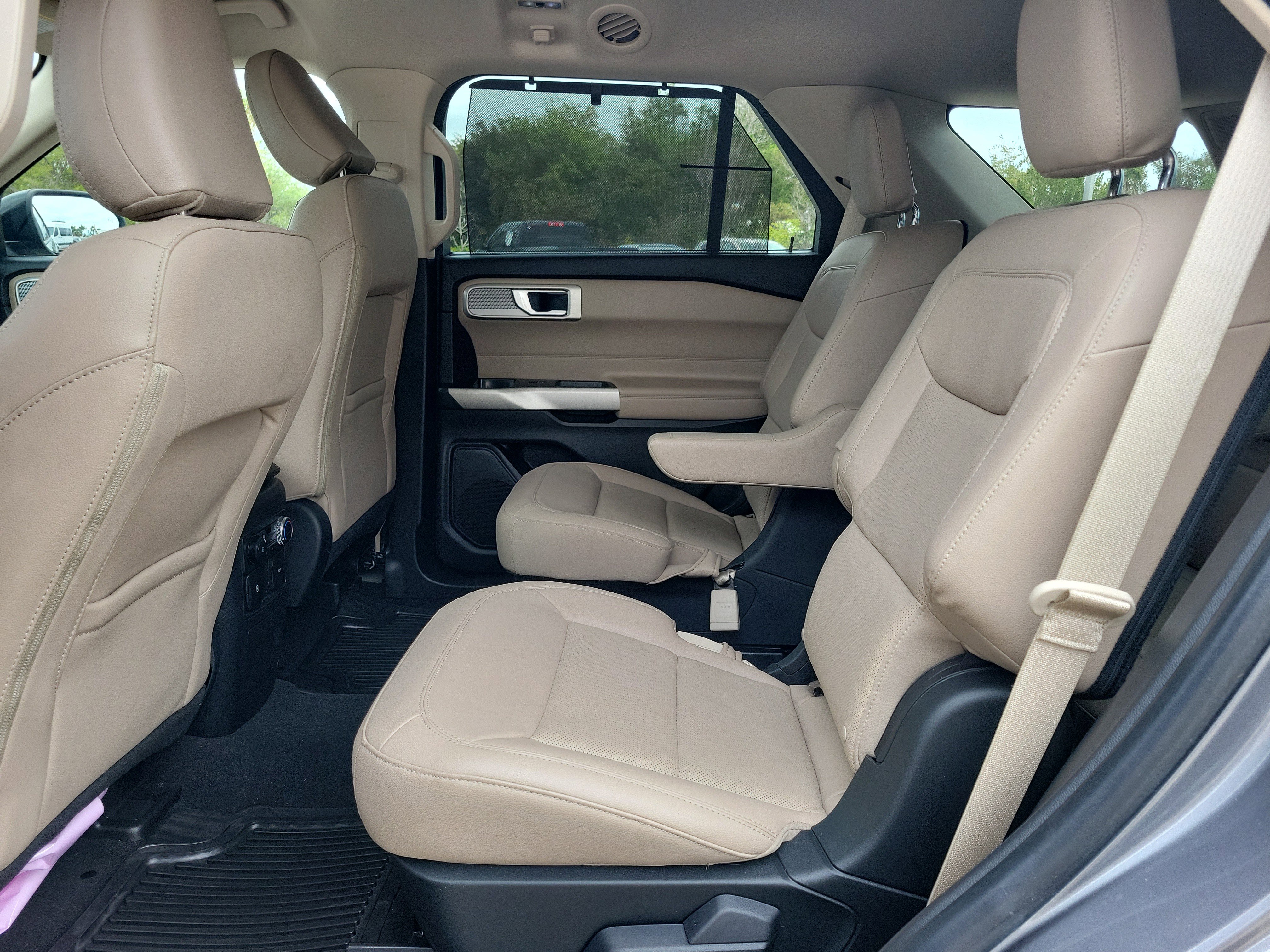 Used 2022 Ford Explorer Limited image 13