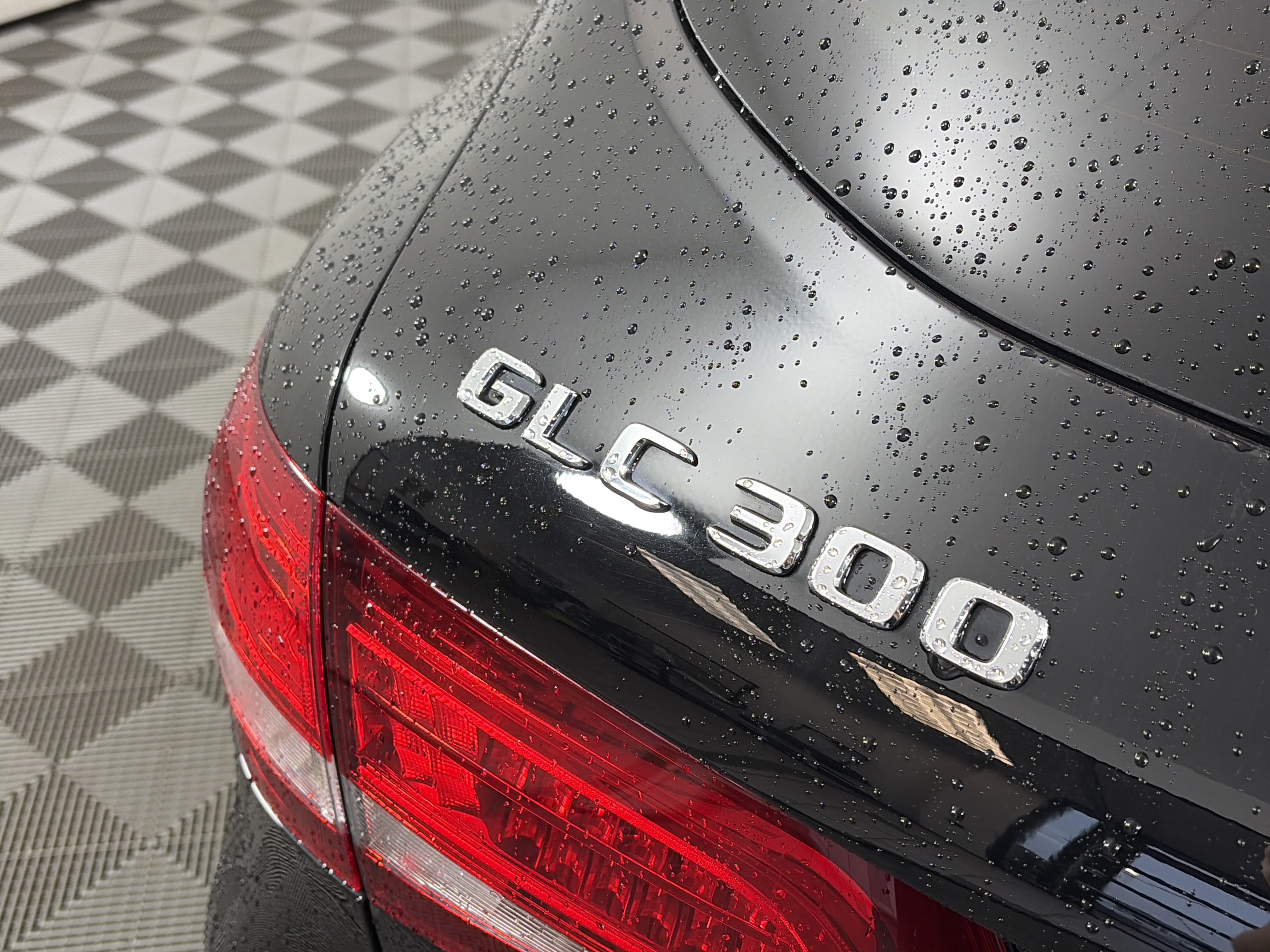Used 2019 Mercedes-Benz GLC 300 4MATIC image 16