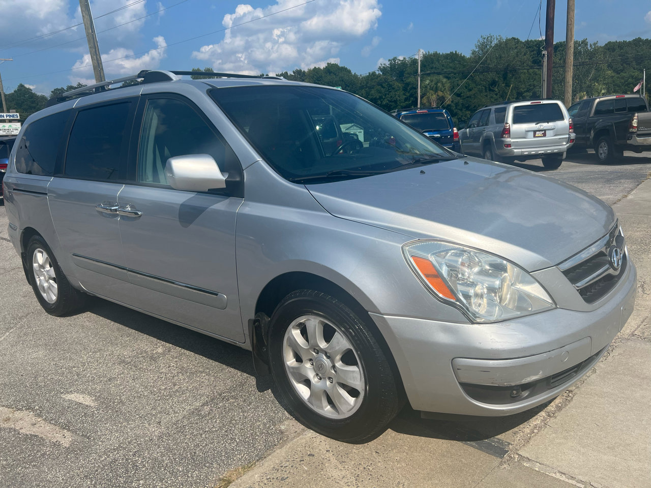 Used 2007 Hyundai Entourage SE
