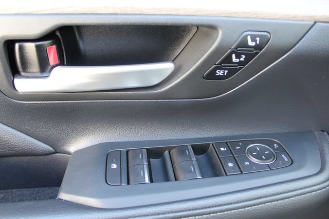 Certified 2025 Toyota Grand Highlander AWD image 60