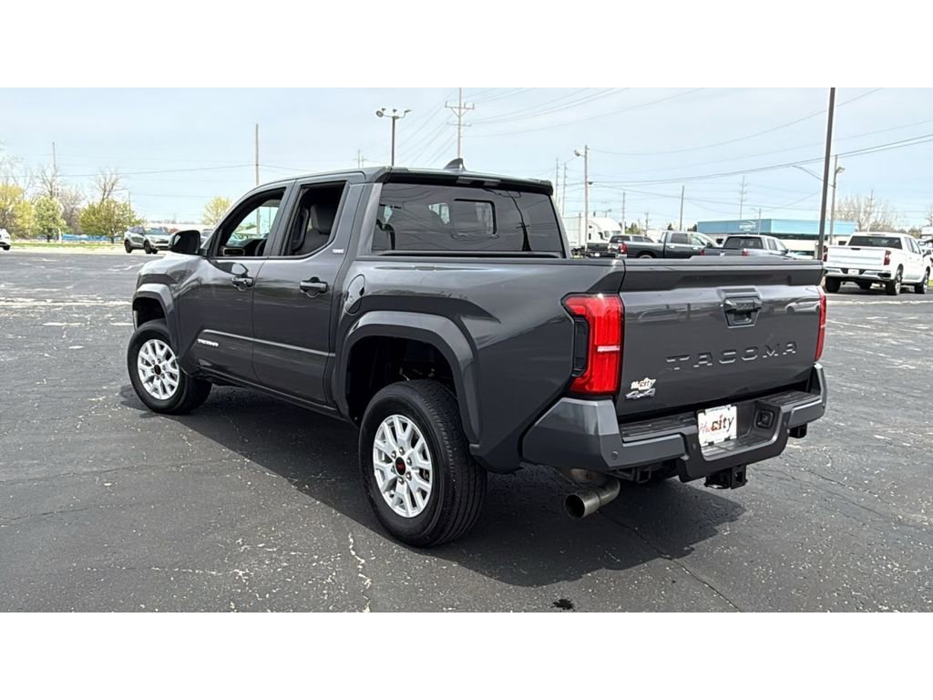 Certified 2025 Toyota Tacoma SR5 w/ SR5 Upgrade Package AWD/4WD image 5