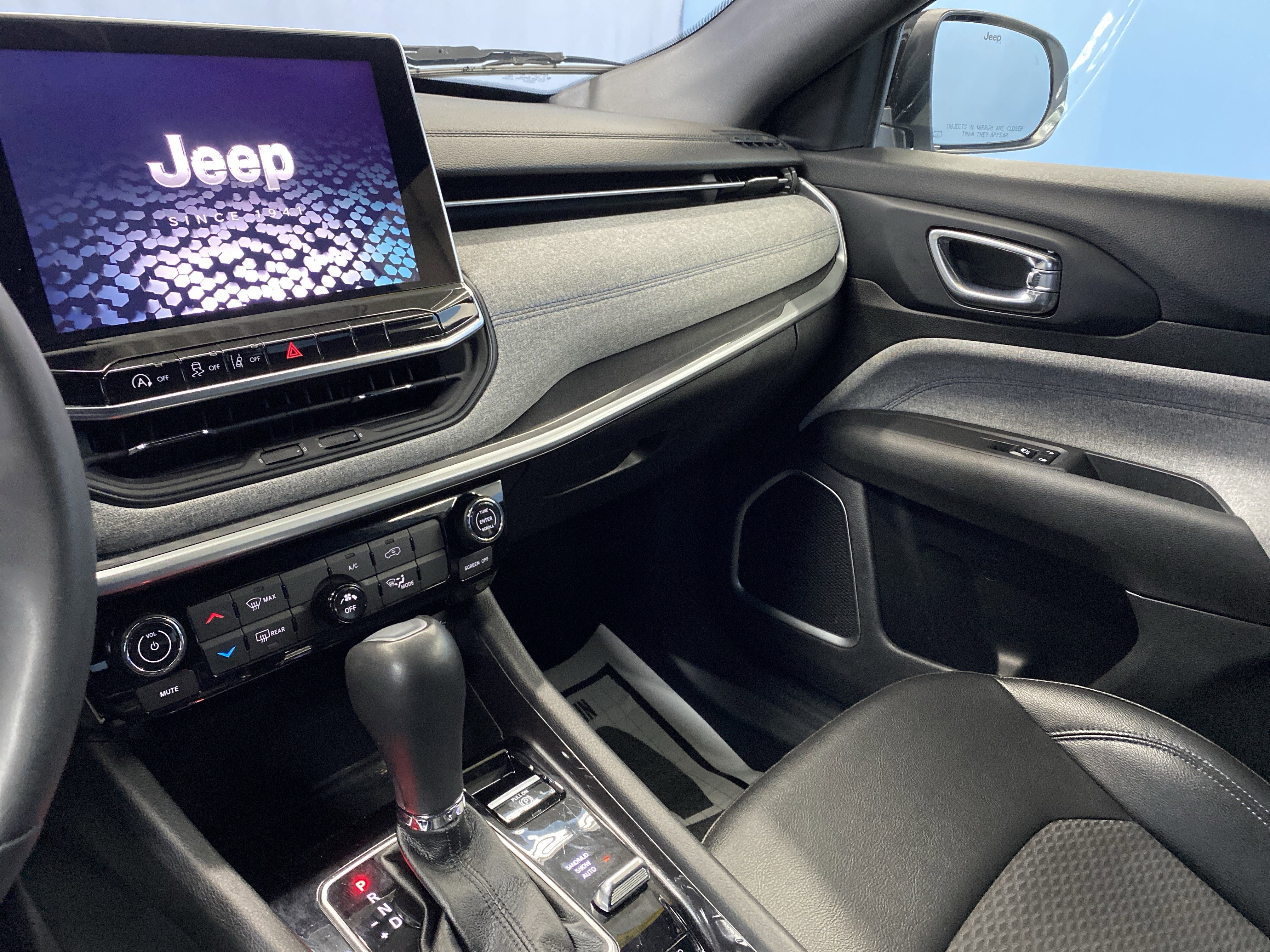 Certified 2024 Jeep Compass Latitude image 14