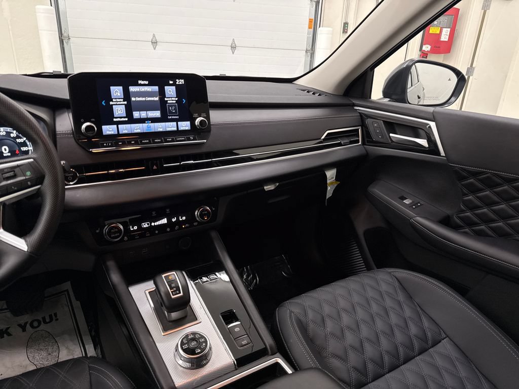 Used 2025 Mitsubishi Outlander 4WD Plug-In Hybrid image 15