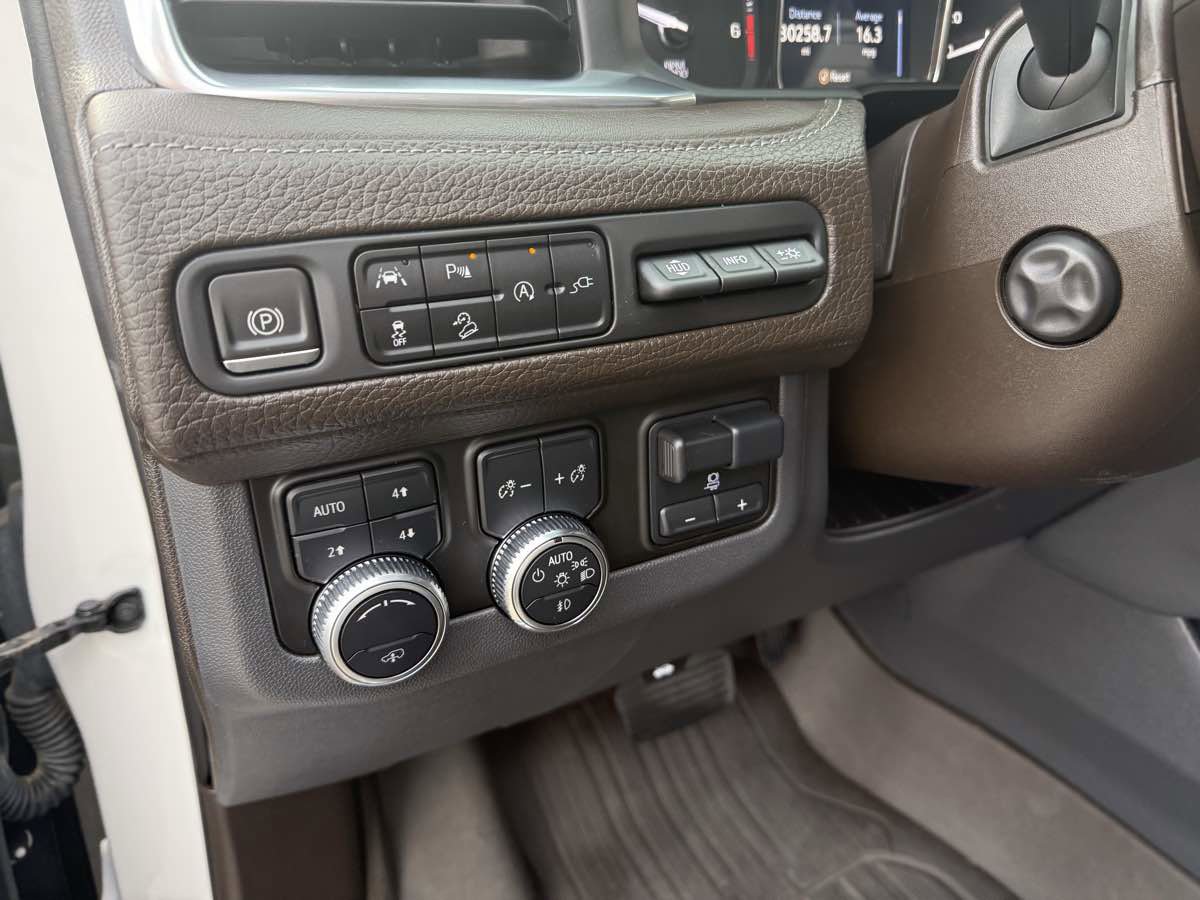 Used 2021 GMC Yukon Denali w/ Denali Ultimate Package image 14