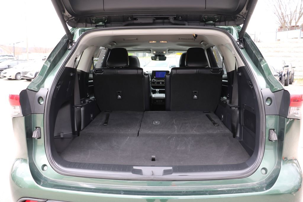 Used 2025 Toyota Highlander XLE AWD/4WD image 7