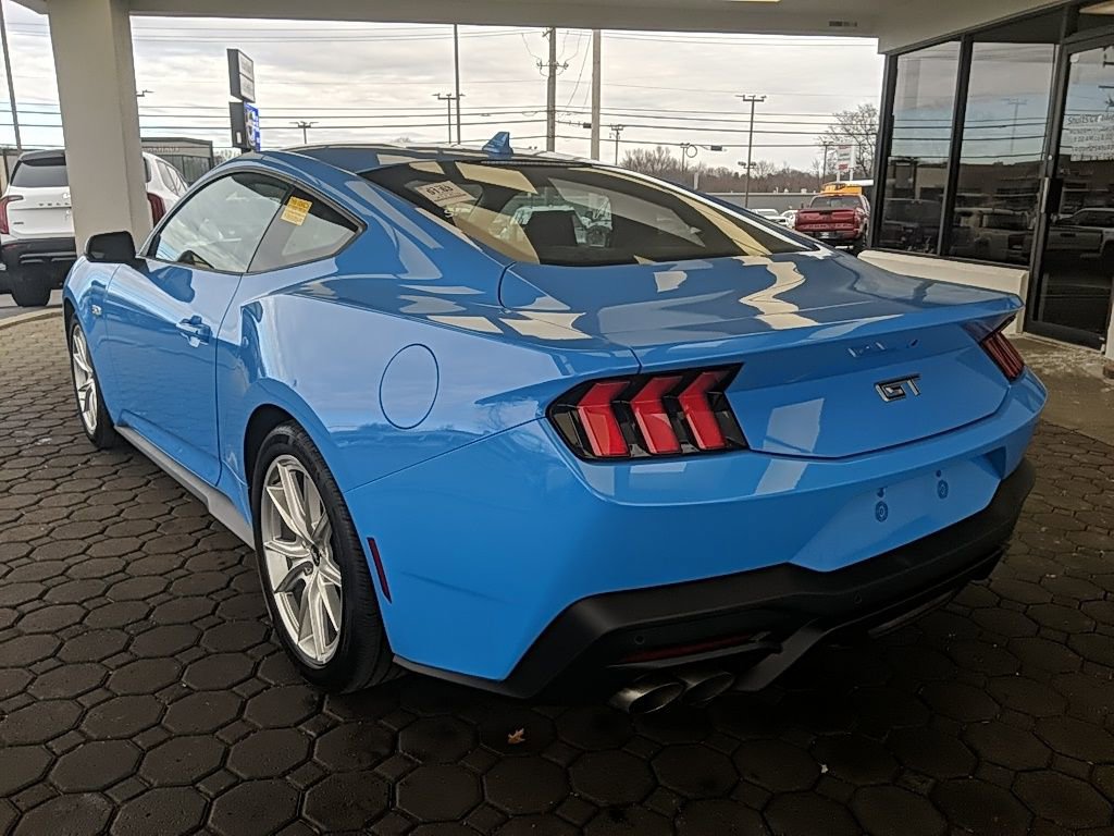 Used 2025 Ford Mustang GT Premium image 7