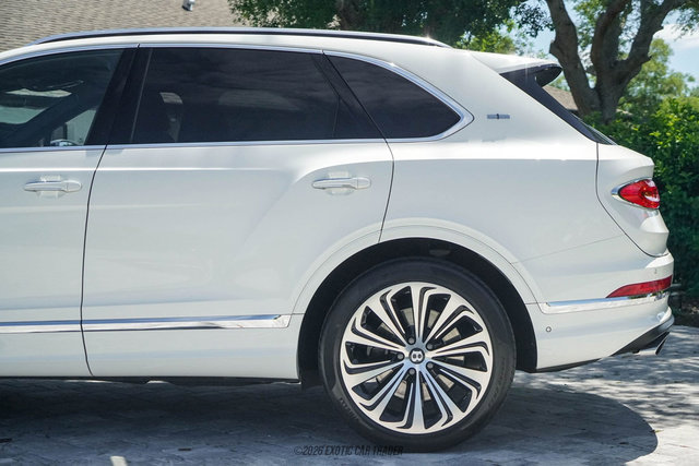 Used 2021 Bentley Bentayga AWD/4WD image 5