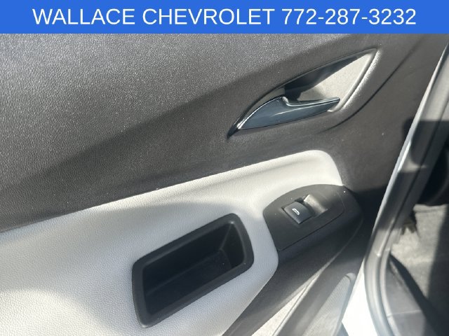 Used 2024 Chevrolet Equinox LT FWD image 16