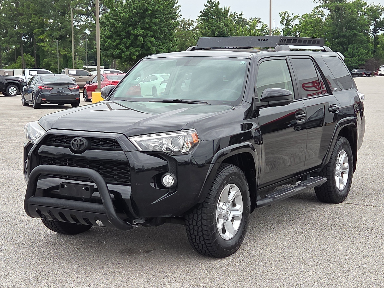 Used 2019 Toyota 4Runner SR5 AWD/4WD image 2
