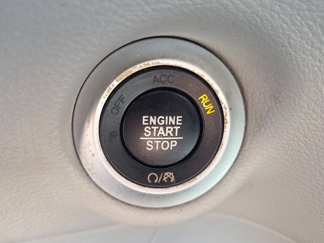 Used 2017 Chrysler Pacifica Touring FWD image 32