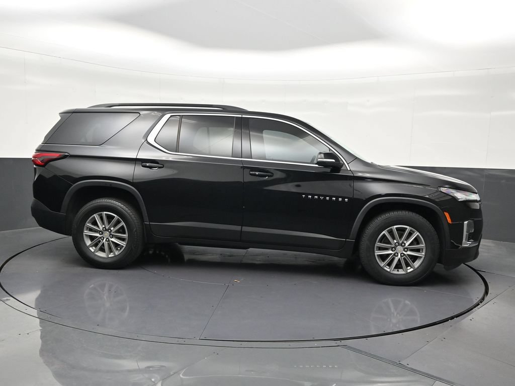 Used 2023 Chevrolet Traverse LT FWD image 7