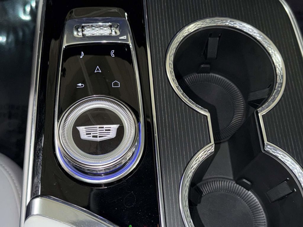 Used 2025 Cadillac Lyriq Sport AWD/4WD image 24