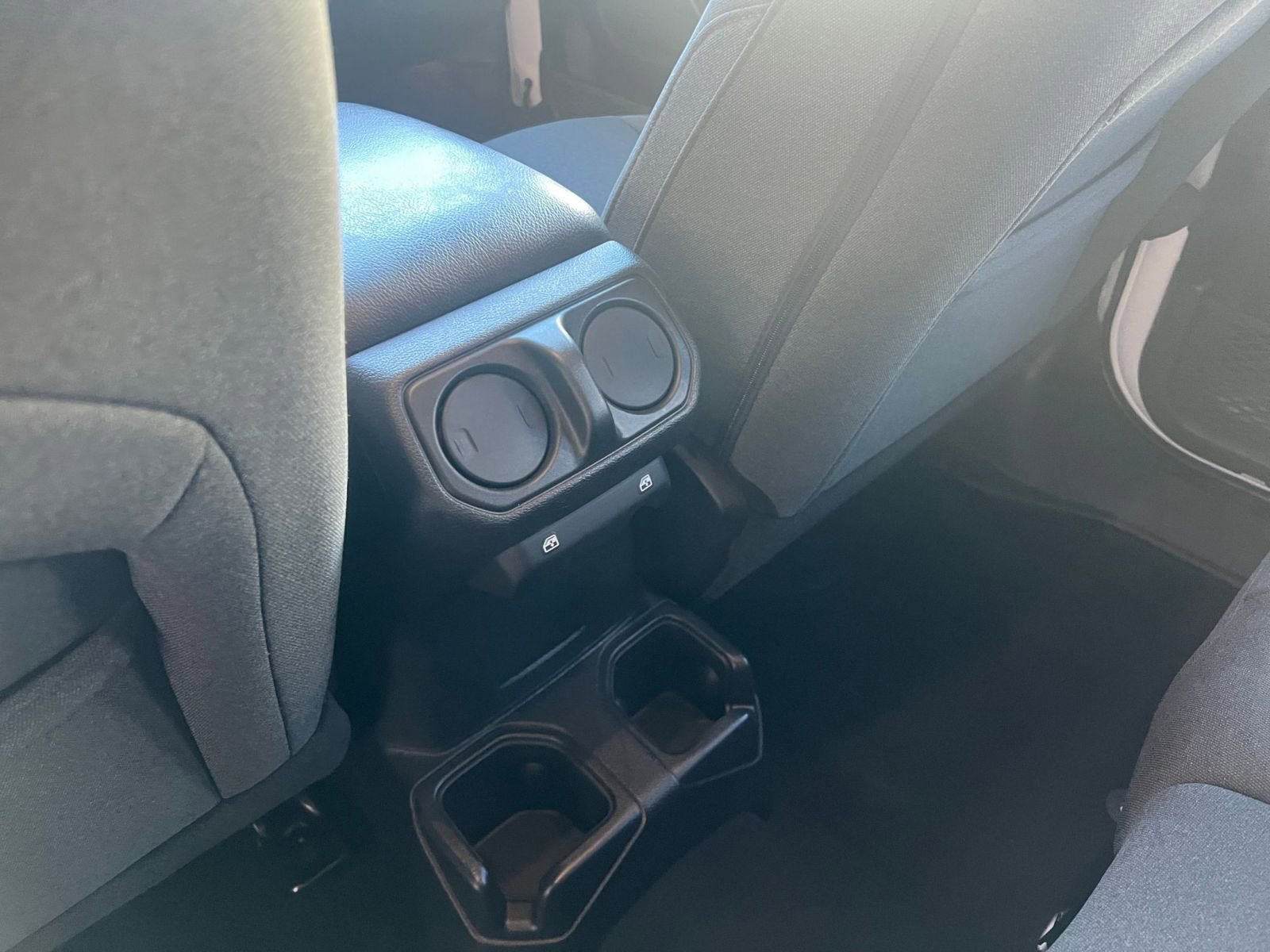 Used 2025 Jeep Wrangler Sport S image 23