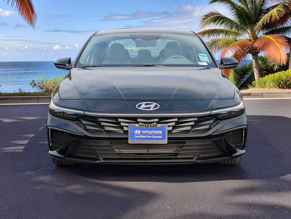 Certified 2025 Hyundai Elantra Sport FWD image 3