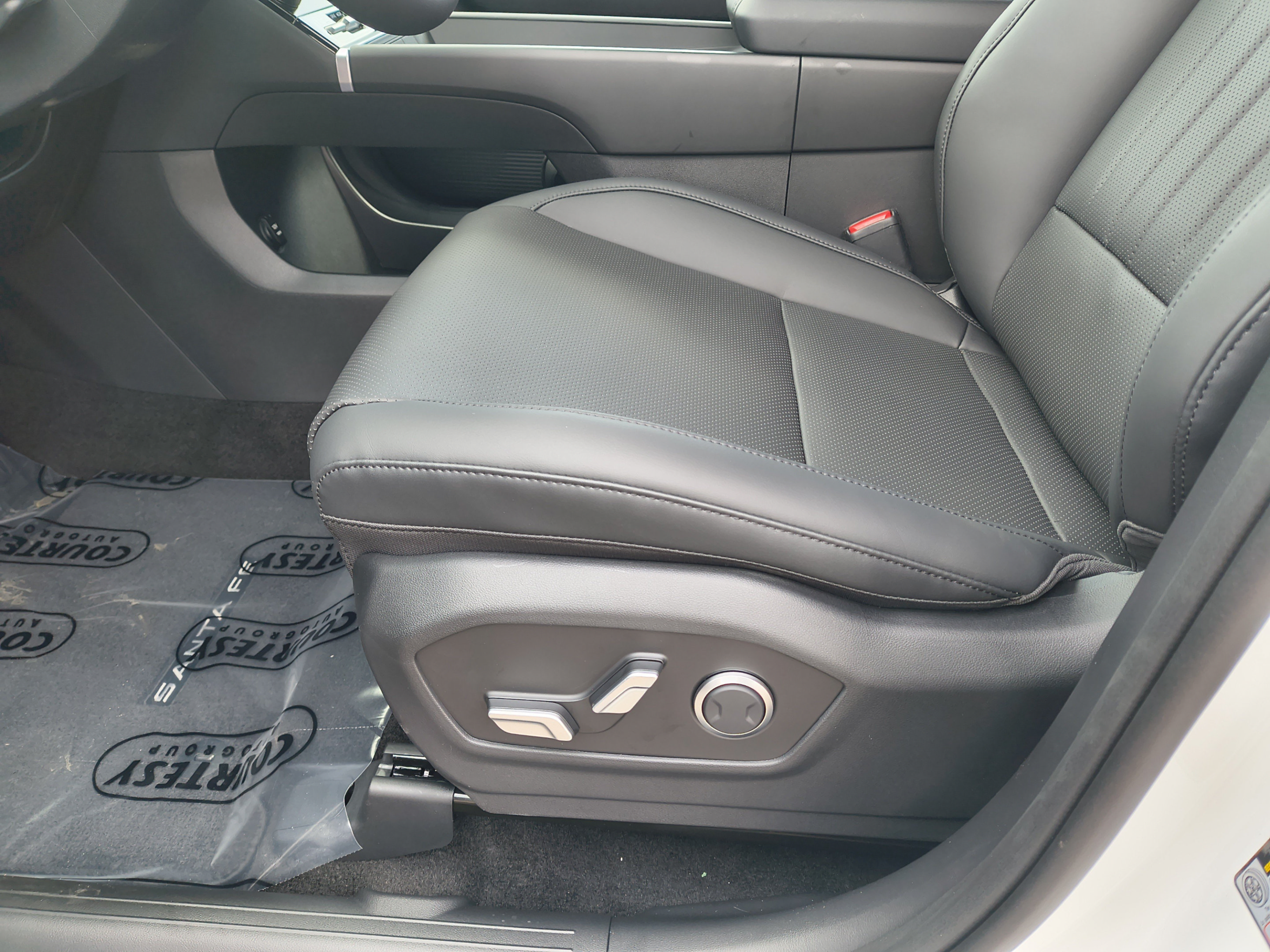 New 2027 Hyundai Santa Fe SEL FWD image 23