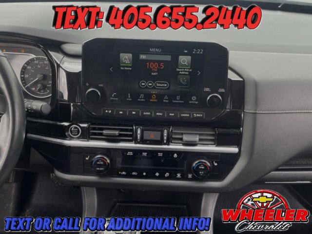 Used 2023 Nissan Pathfinder SL w/ Black Appearance Package image 17