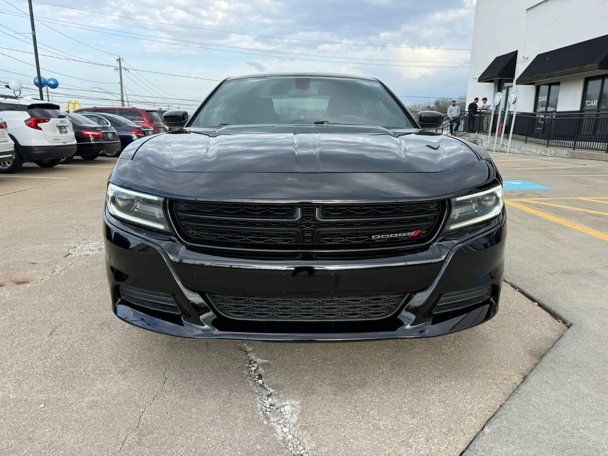 Used 2020 Dodge Charger SXT w/ Blacktop Package RWD image 4