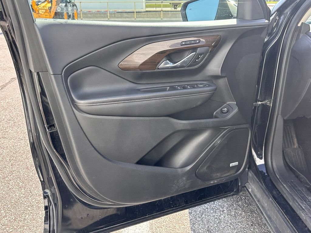 Used 2020 GMC Terrain Denali w/ Denali Premium Package AWD/4WD image 18
