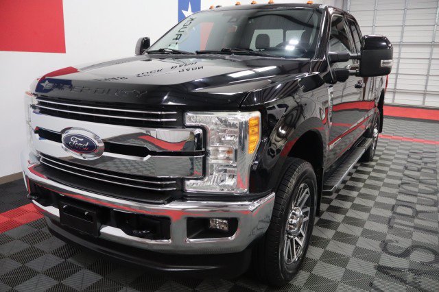 Used 2017 Ford F250 Lariat w/ Tow Technology Bundle AWD/4WD image 4