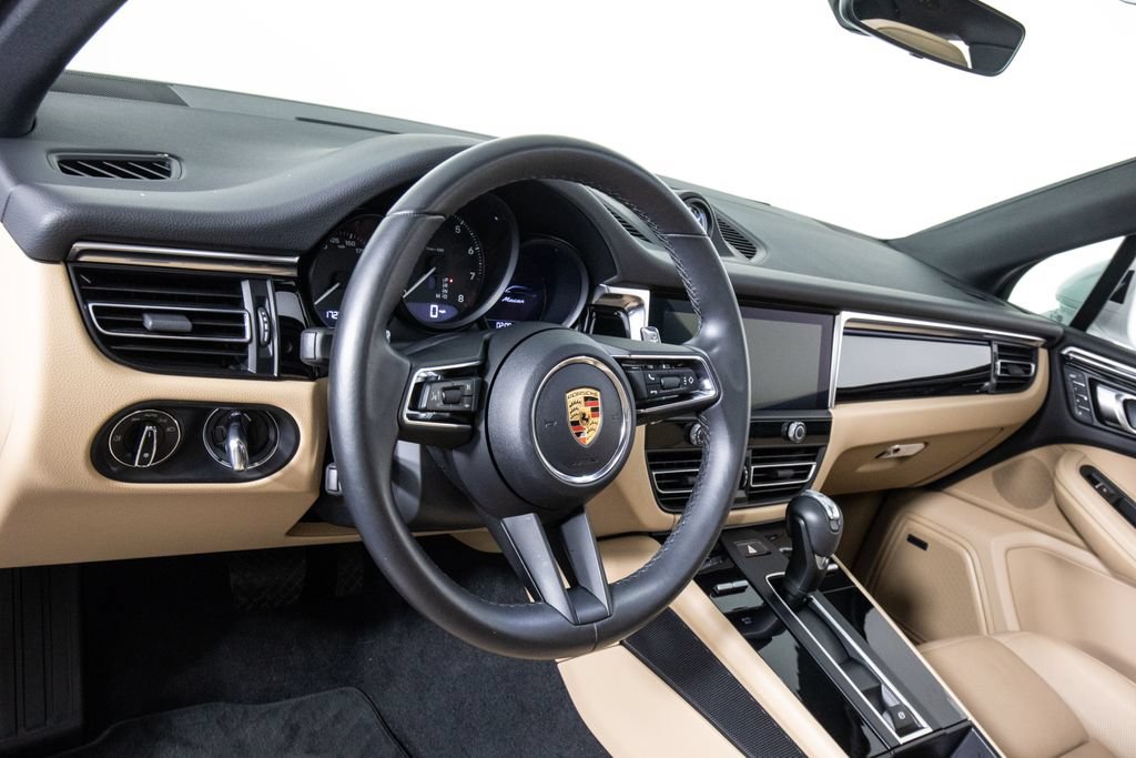 Used 2024 Porsche Macan AWD/4WD image 17