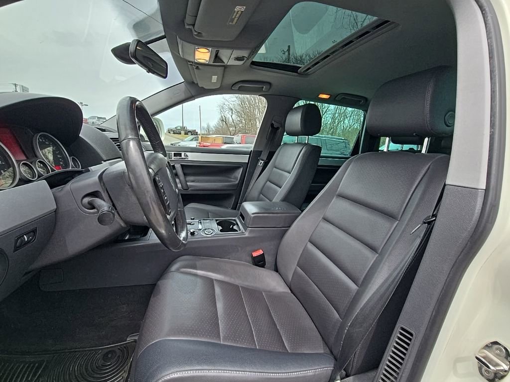 Used 2008 Volkswagen Touareg VR6 image 14