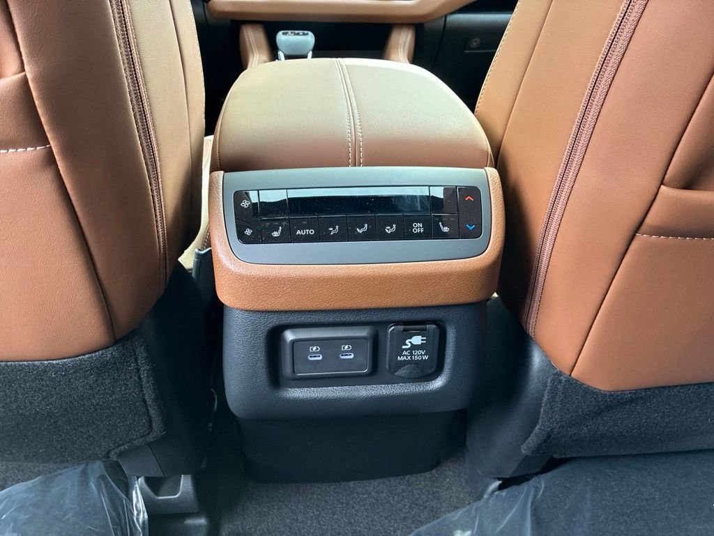 New 2026 Nissan Pathfinder Platinum AWD/4WD image 28