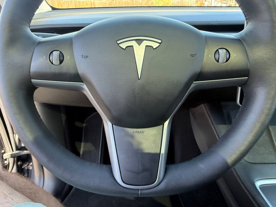 Used 2022 Tesla Model Y Performance image 27
