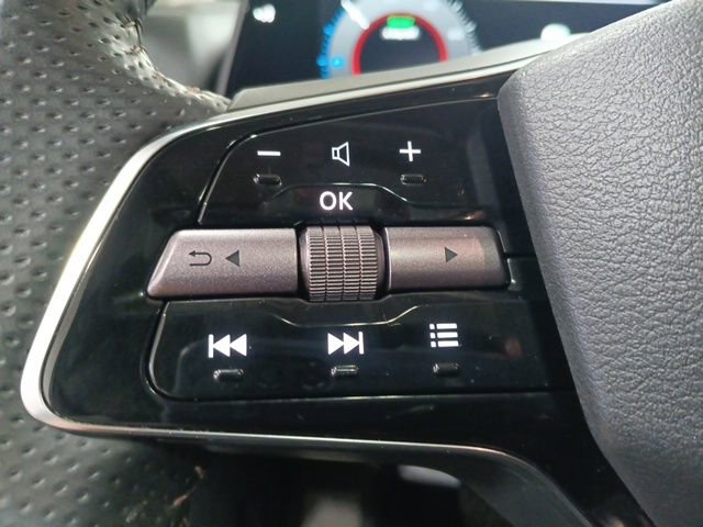 Used 2024 Nissan Ariya AWD image 23