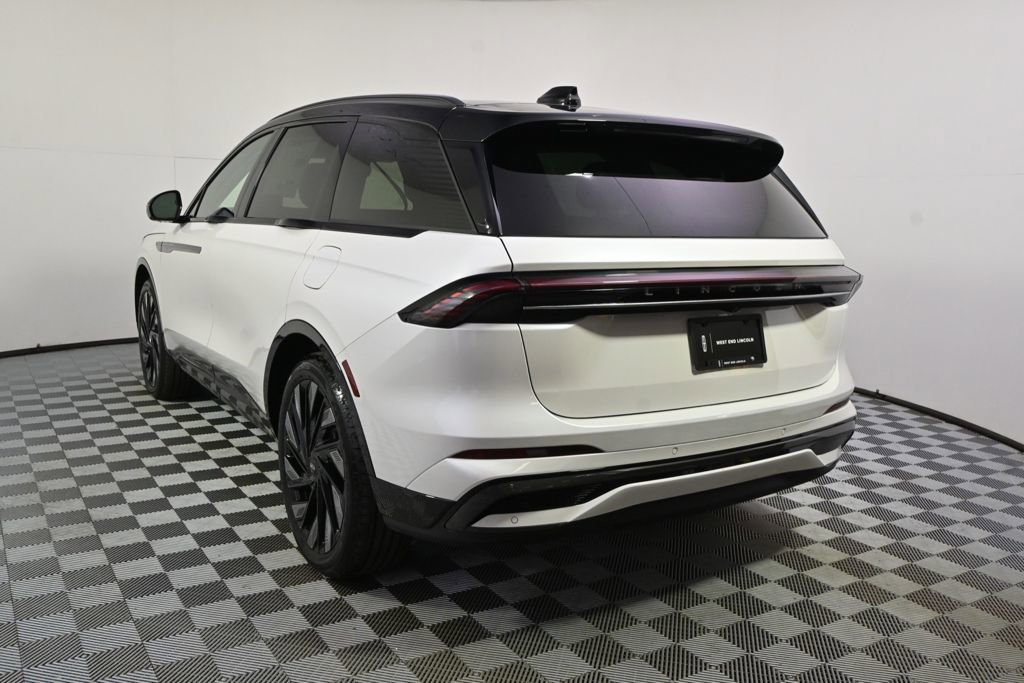 New 2026 Lincoln Nautilus Reserve w/ Jet Appearance Package image 4