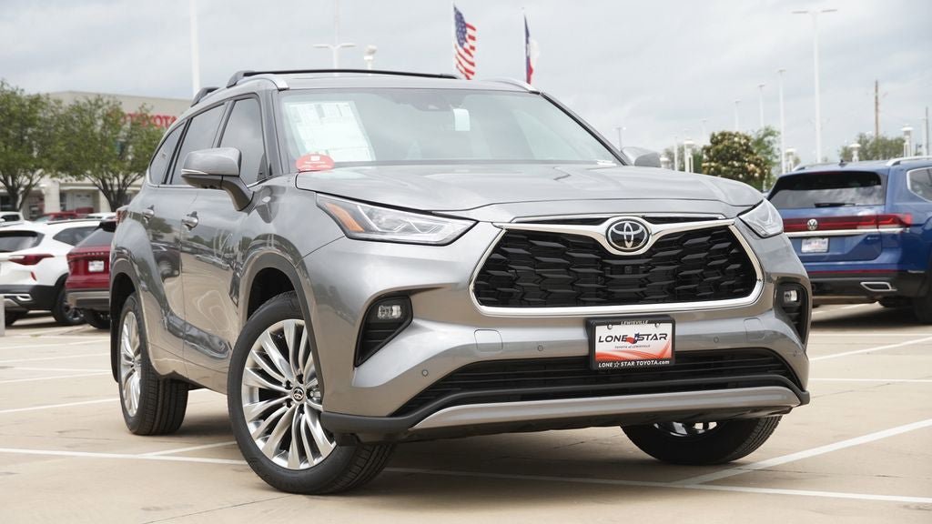 New 2026 Toyota Highlander Platinum AWD/4WD image 2