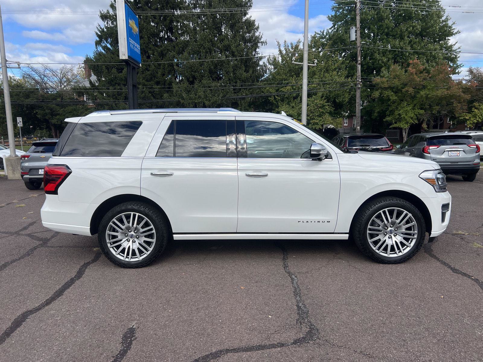 Used 2022 Ford Expedition Platinum AWD/4WD image 8