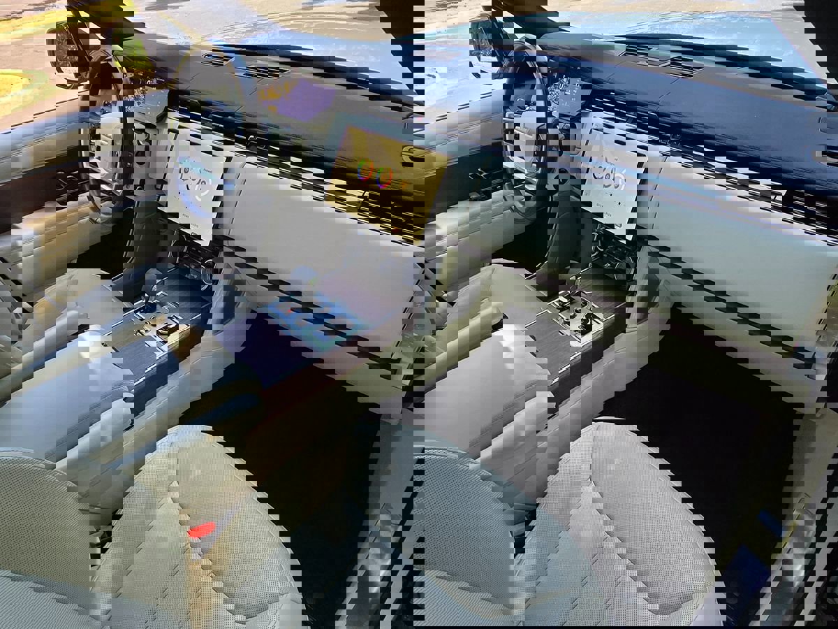 Used 2023 Land Rover Range Rover SE image 23