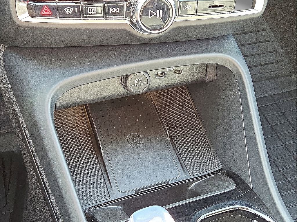 New 2026 Volvo XC40 B5 Ultra w/ Protection Package Premier AWD/4WD image 29