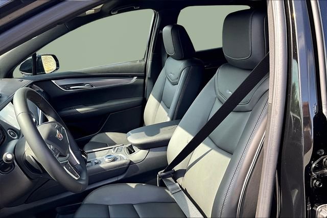 New 2025 Cadillac XT5 Luxury image 10
